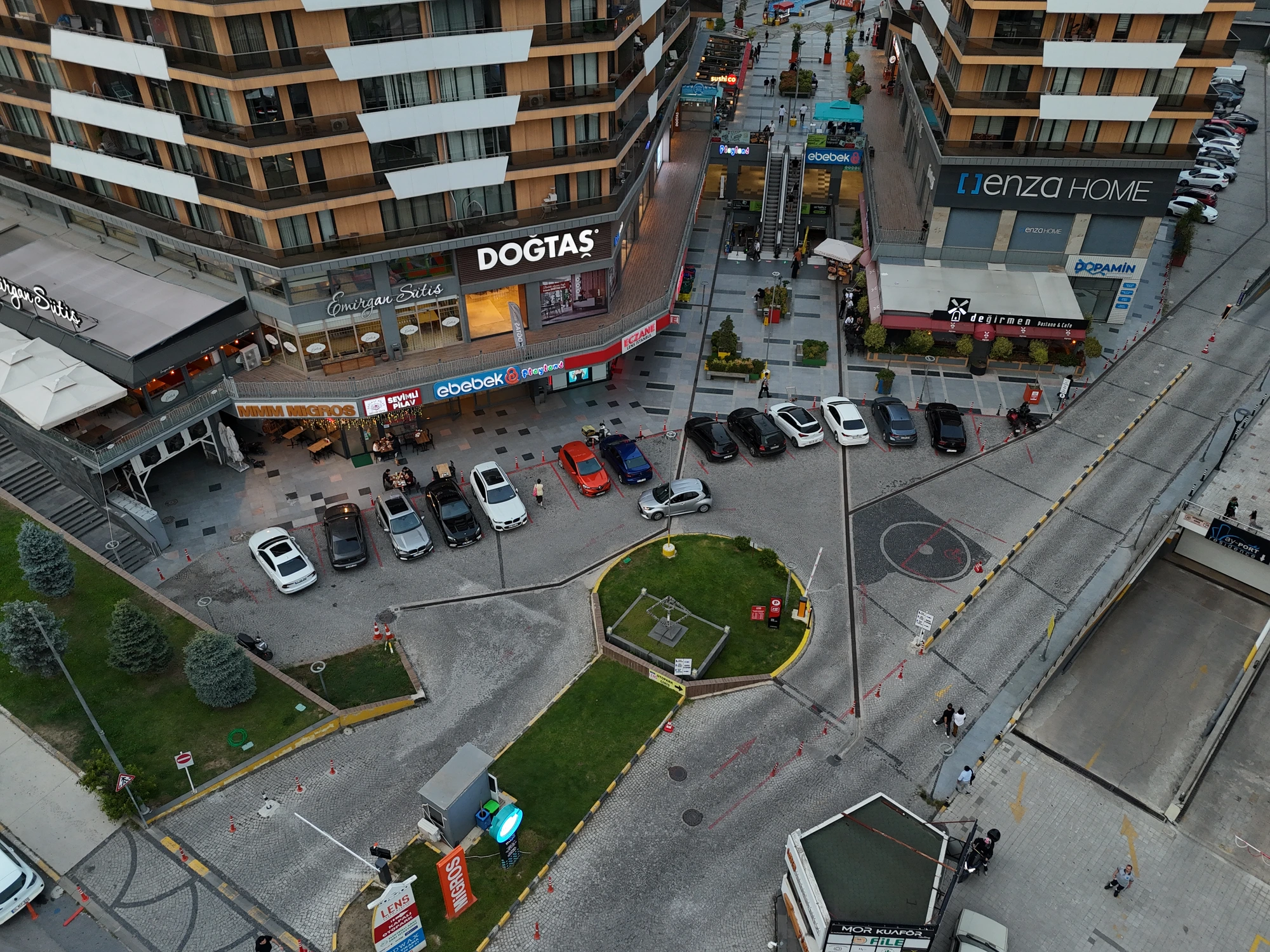 Cadde dükkanları